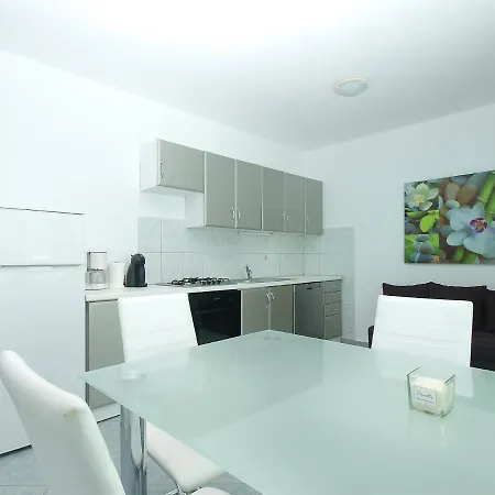 Apartment Milica 56 *